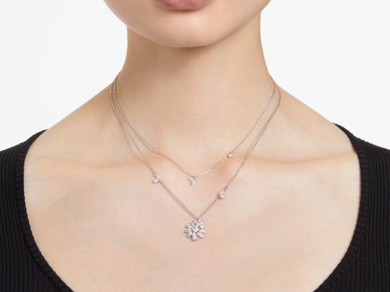 https://turriffjewellers.co.uk/gema-layered-necklace-mixed-cuts-flower-white-rhodium-plated/